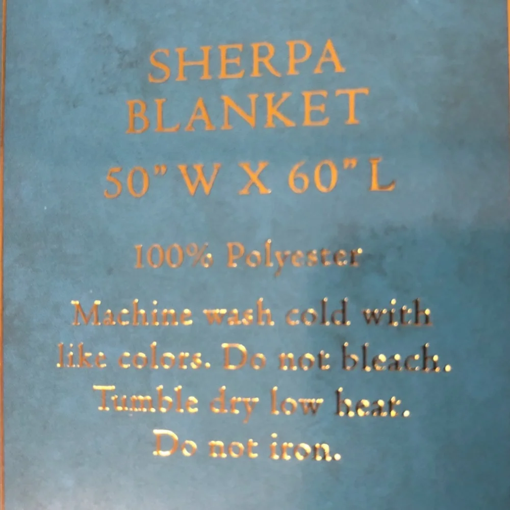 Harry Potter Hogsmeade Christmas Themed Sherpa Original Collectors 2025